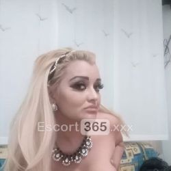 Lian: Dolce e Incantevole Escort - Ancona: Annunci Personali, Incontri Erotici, Donna cerca Uomo