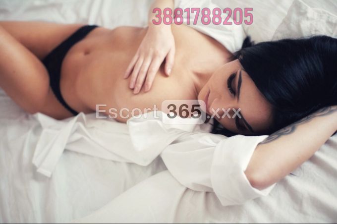 Irina: Elegante - Escort a Martinsicuro - Foto 3