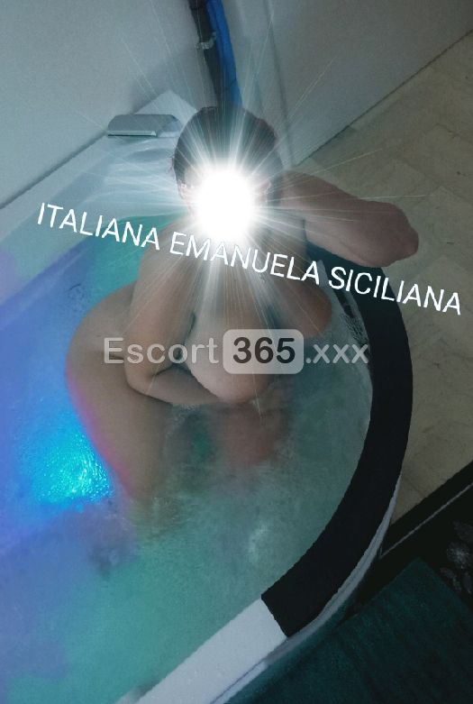 Emanuela: Seduttiva Siciliana - Escort a Milano