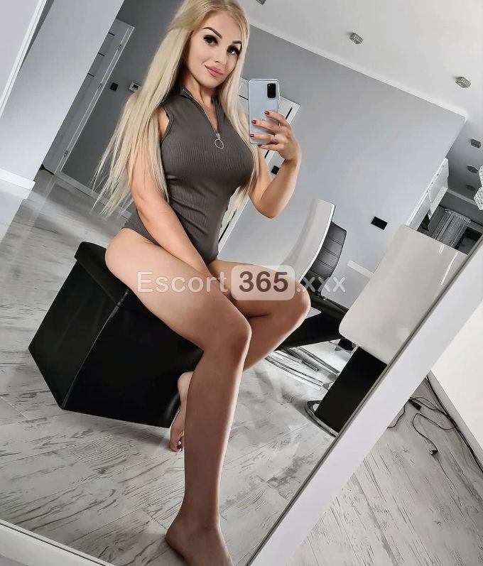Mirella: Bionda Elegante - Escort a Brescia - Foto 5