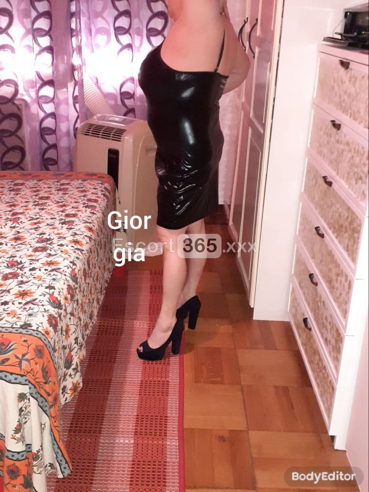 Giorgia: Affascinante - Escort a Milano - Foto 3