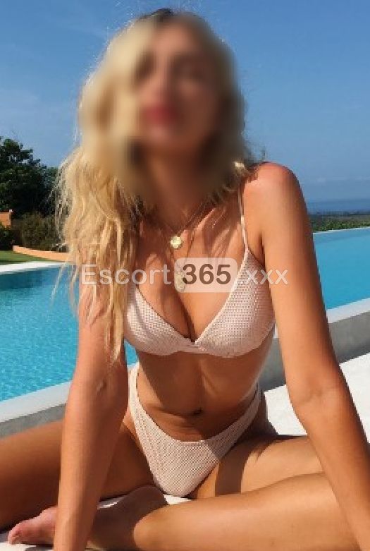 Giulia: Ungherese dal Fisico Statuario - Escort a Civitavecchia