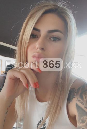 Laura: Bellissima Ventiquattrenne Naturale - Escort a Catania - Foto 20