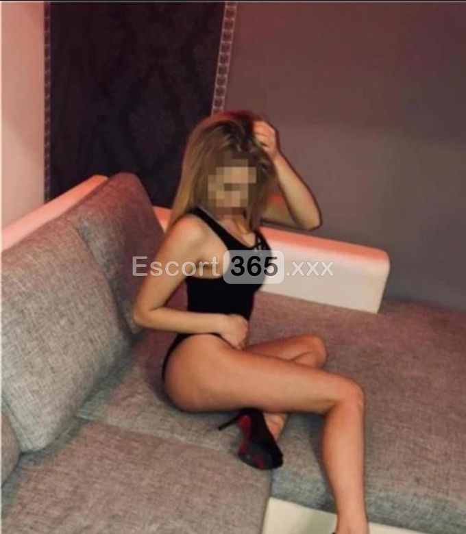 Giulia: Esperienza Travolgente e Intensa - Escort a Roma - Foto 2