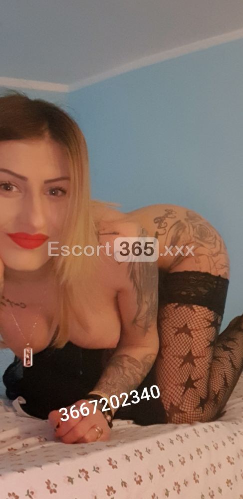 Beatrice: Giovane Bionda dal Fascino Solare - Escort a Catania - Foto 11