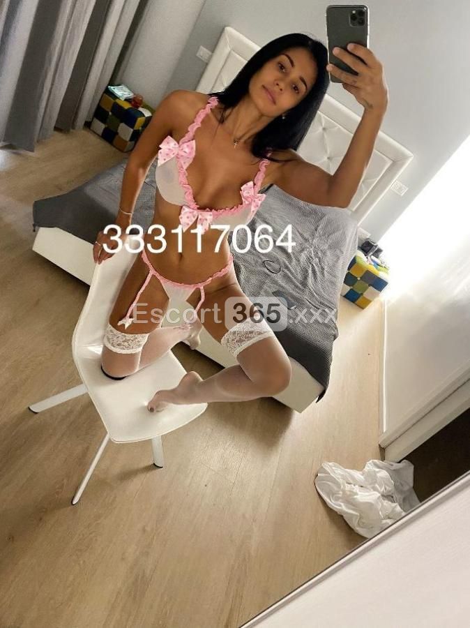 Aysha: Vulcano di Passione e Stile Elegante - Escort a Catania - Foto 16