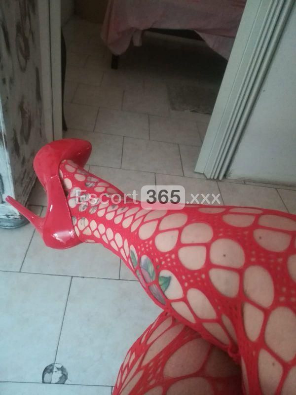 Teresa Italiana: Napoletana Instancabile e Vogliosa - Escort a Napoli - Foto 6