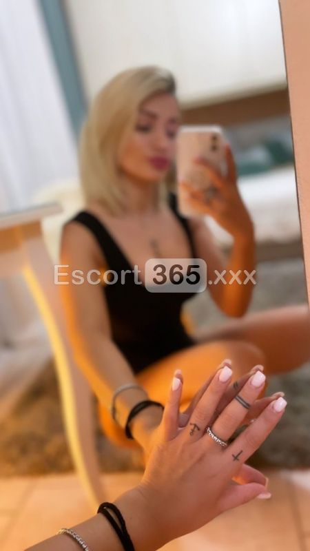 Claudia: Trentenne Raffinata - Escort a Rimini - Foto 6