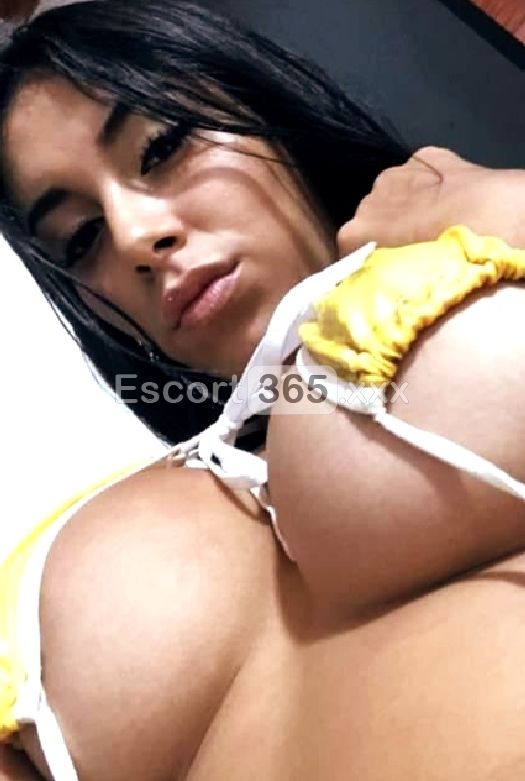 Brunetta: Giovane Sexy e Affascinante - Escort a Policoro