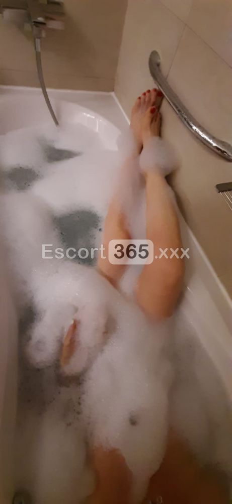 Elisa: Esperta nel Donare Relax - Massaggi Erotici a Assago - Foto 11