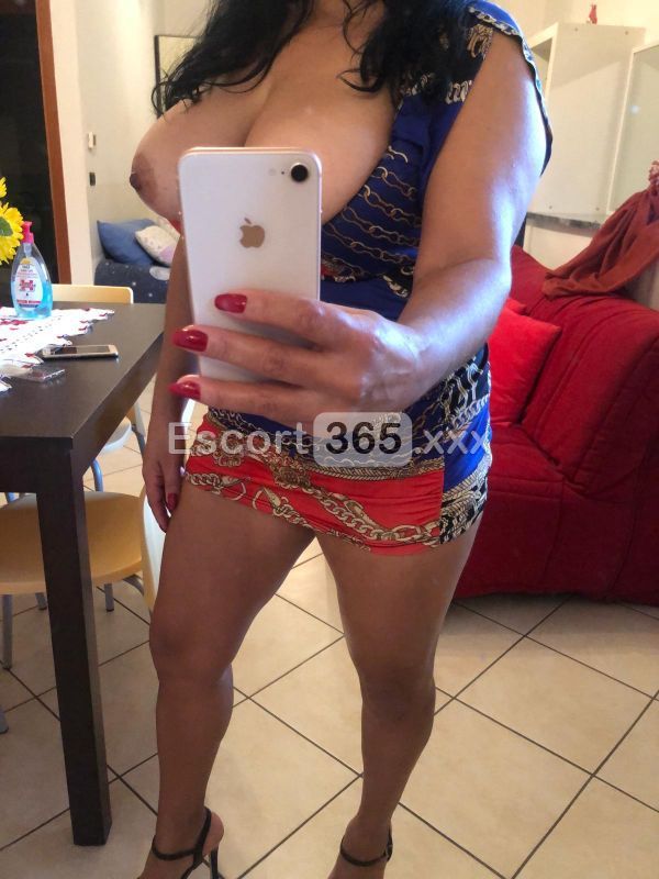 Alessia: Ragazza Molto Sensuale - Escort a Torino - Foto 5