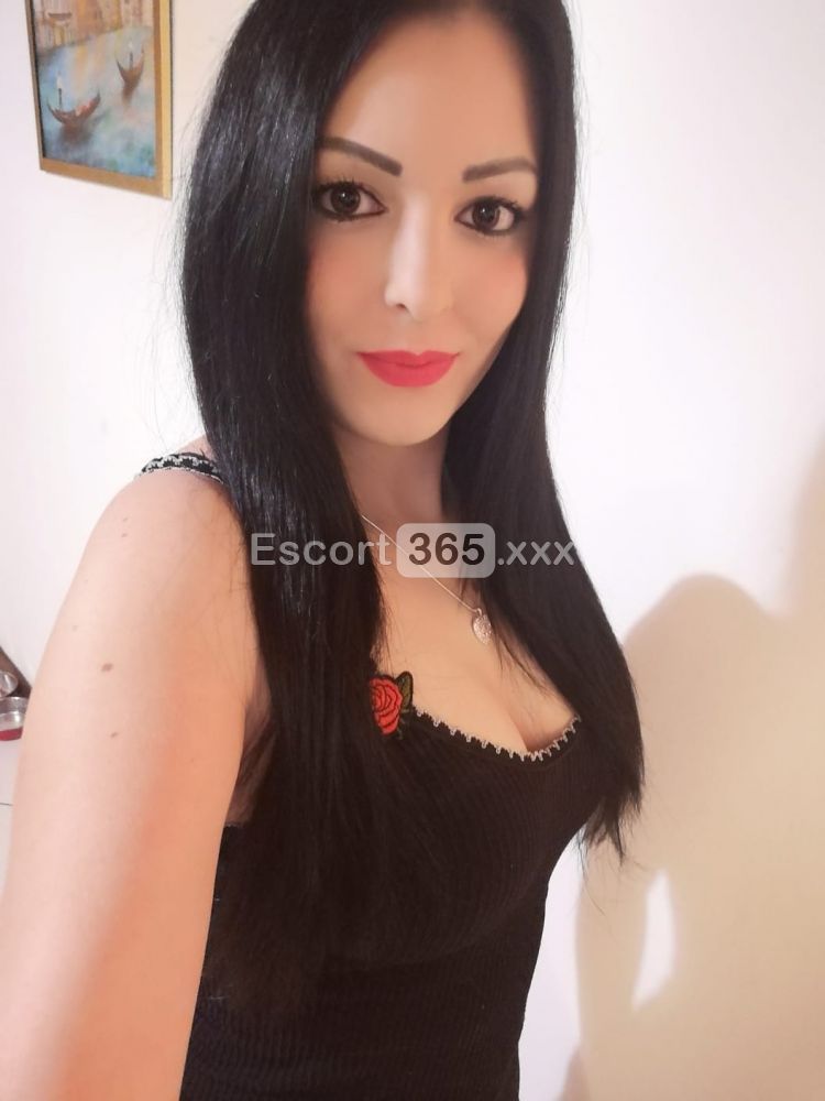 Klaudia: Bellezza Ungherese e Relax Sublime - Escort a Venezia - Foto 1