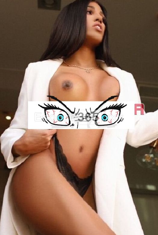 Naomi: Bomba Sexy Mediterranea e Giochi Hard - Trans a Roma