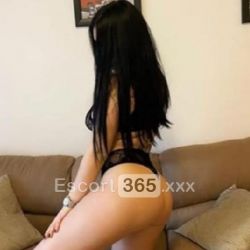 Camilla: Trasforma ogni tuo Sogno in Realtà Escort Erba: annunci, incontri e recensioni reali di Vip Escort, Escort, Pornostar, Trans, Massaggi, Mistress, Coppie e Orientali.