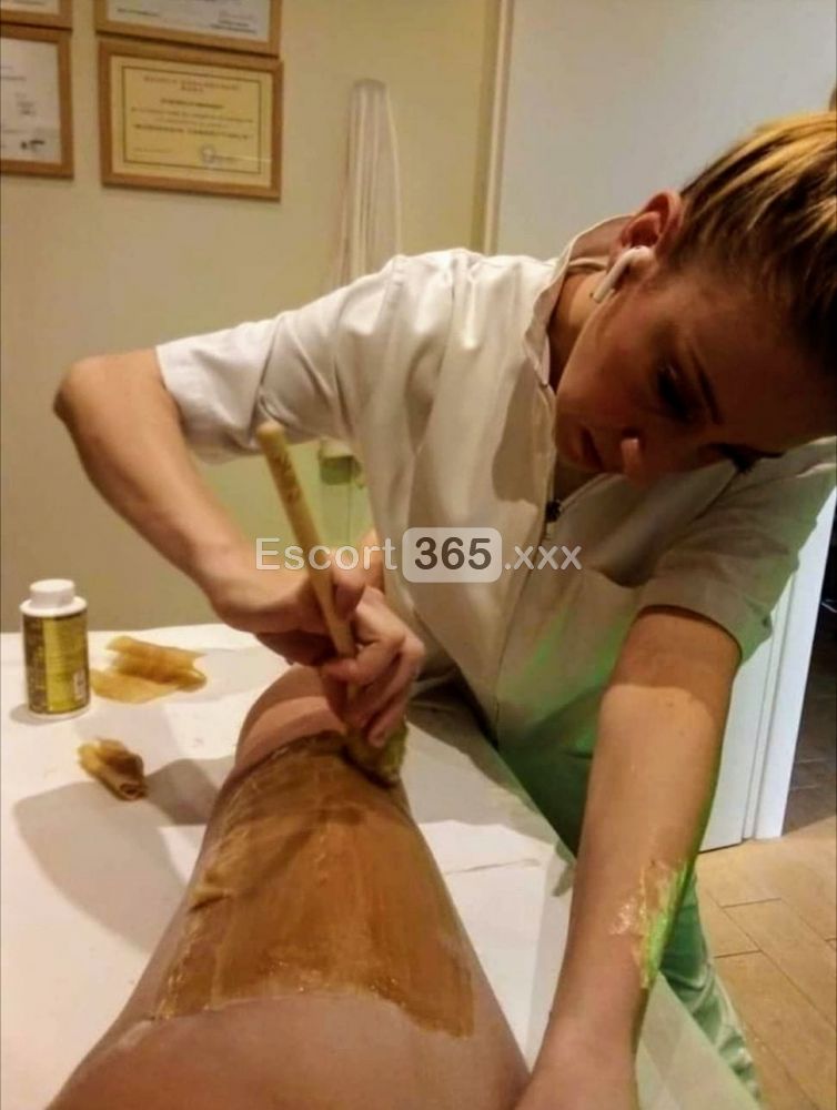 Italiane Massaggiatrici tantra e rilassanti, Cerette uomo anche inguine totale - Escort a Bergamo - Foto 1