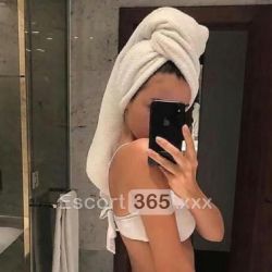 Chiara: Disinibita e Instancabile Escort - Livorno: Annunci Personali, Incontri Erotici, Donna cerca Uomo