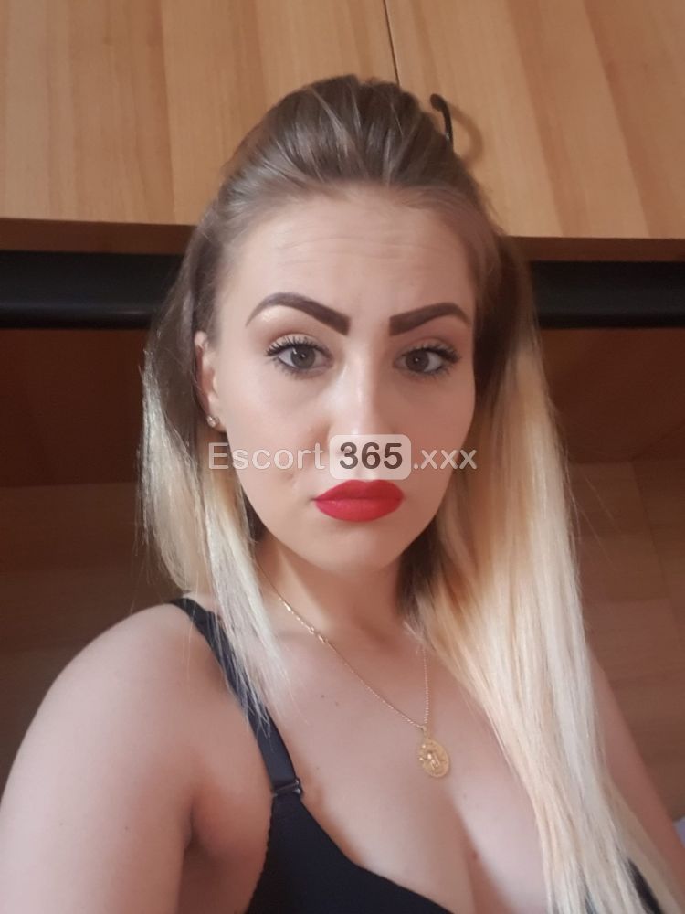 Andra: Matura ed Elegante - Escort a Vicenza - Foto 2