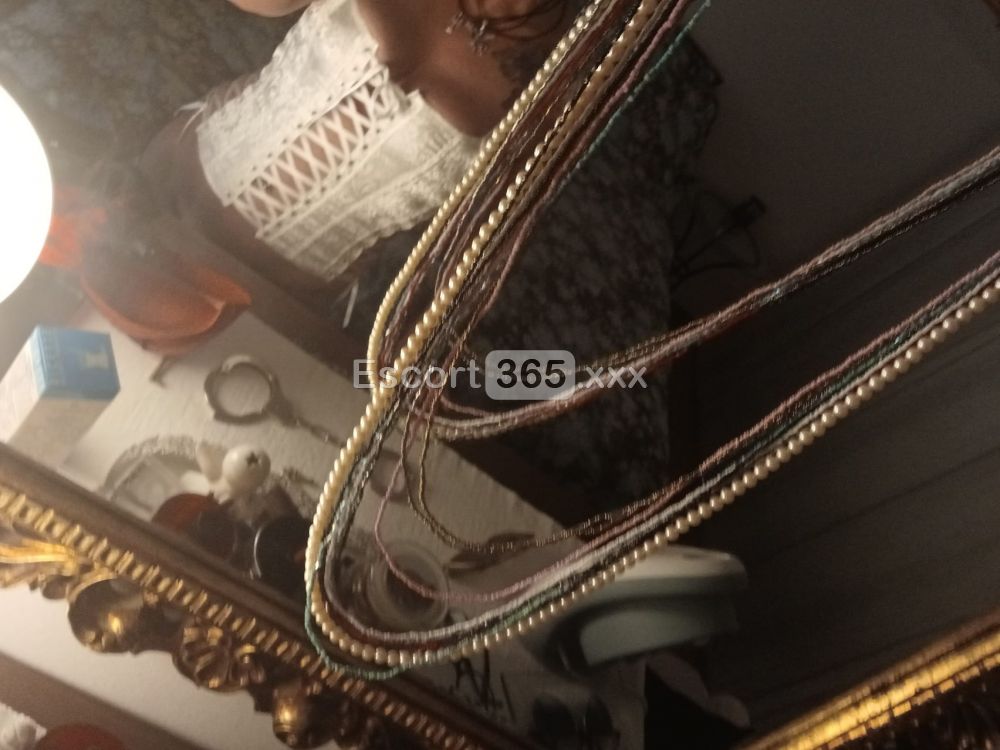 Iris Blonde: Raffinata e Discreta - Escort a Treviso - Foto 7