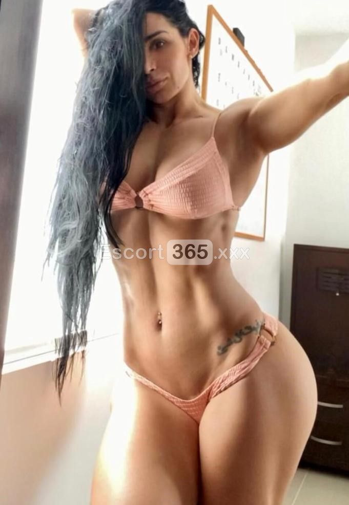 Eva Arden: Lusso e Passione - Escort a Verona - Foto 3
