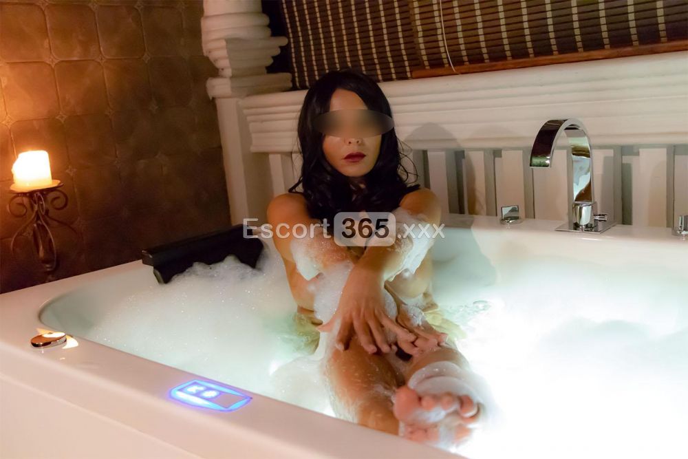 Chiara Martini - Vip Escort a Olbia - Foto 10