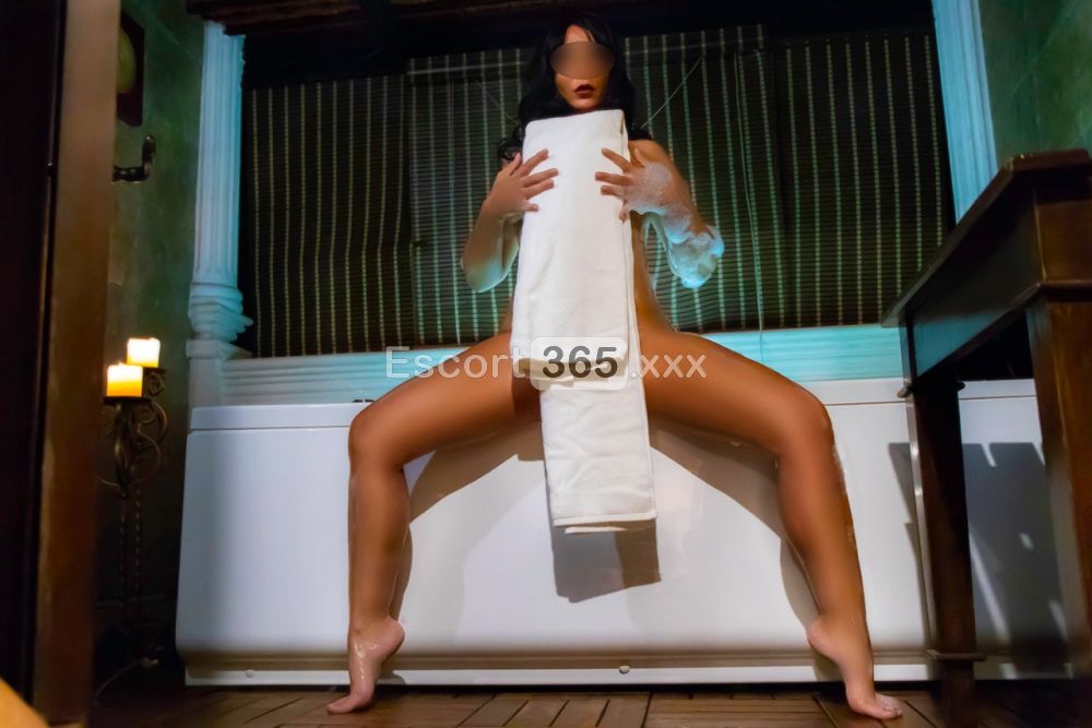 Chiara Martini - Vip Escort a Olbia - Foto 4