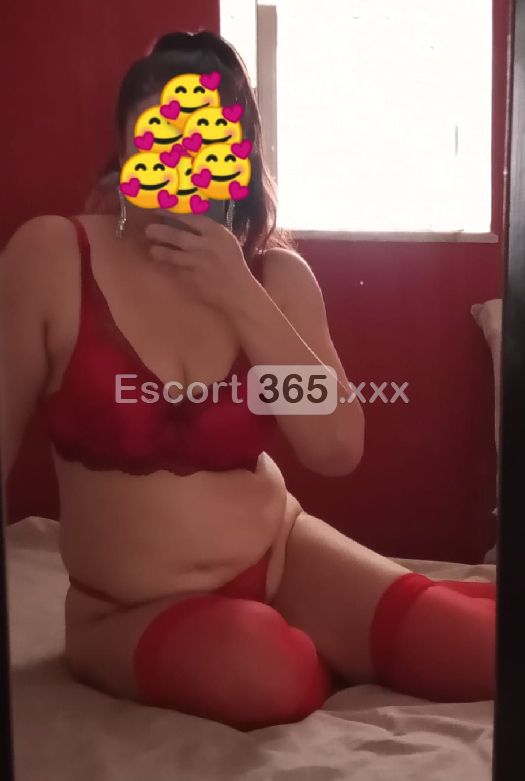 Monica La Siciliana: Esperta e Travolgente - Escort a Catania