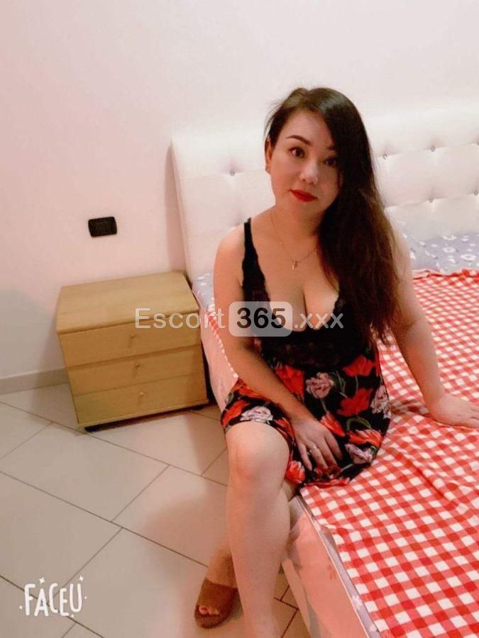 Sonia: Giovane e Bagnata - Orientali a Olbia - Foto 3