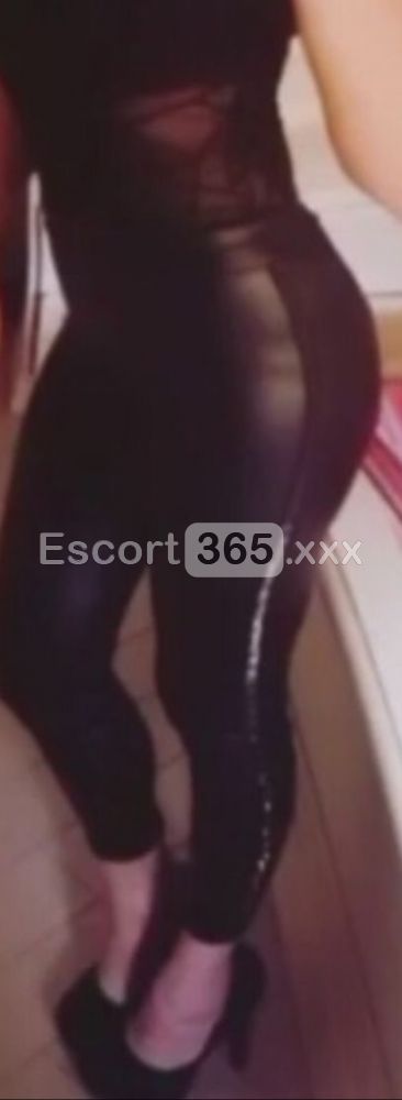 Vittoria: Italiana Passionale e Decisa - Escort a Pescara - Foto 1