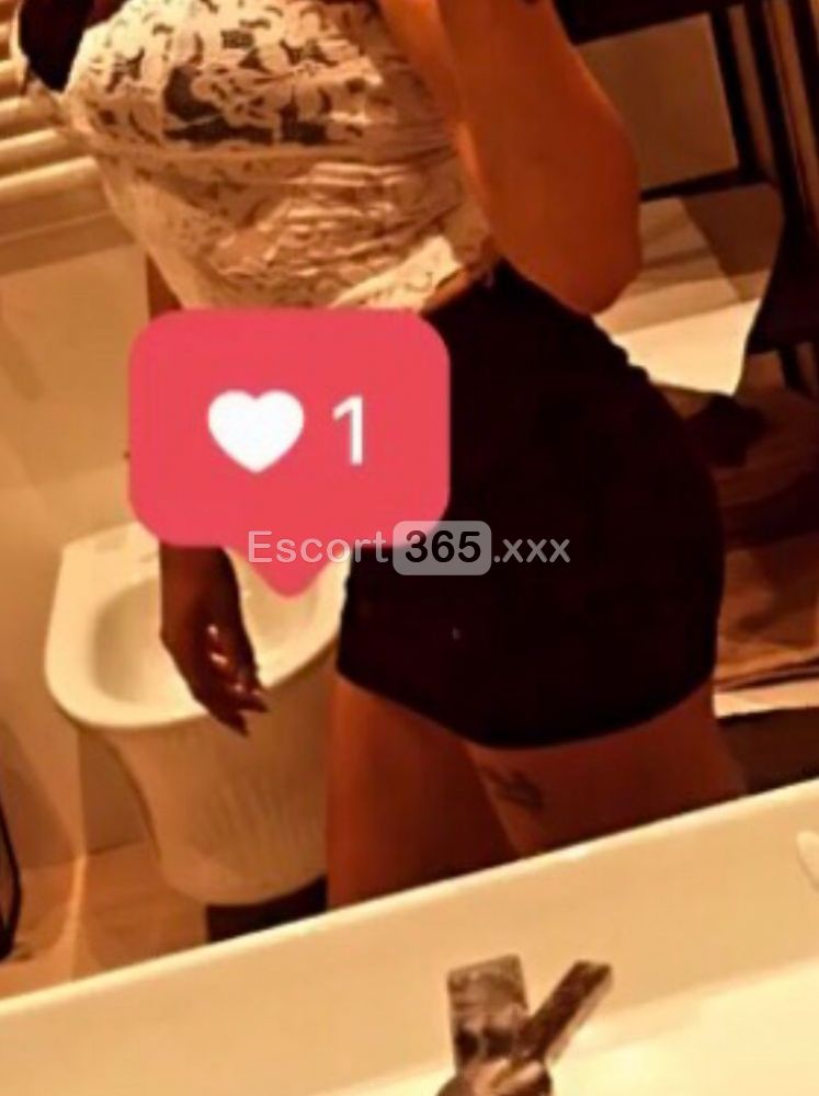Vittoria: Italiana Passionale e Decisa - Escort a Pescara - Foto 3