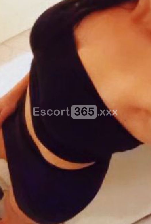 Vittoria: Italiana Passionale e Decisa - Escort a Pescara