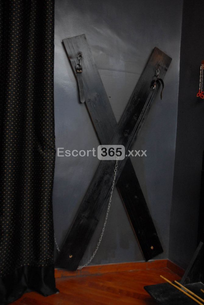Aurora Slave: Docile e Obbediente - Vip Escort a Roma - Foto 2