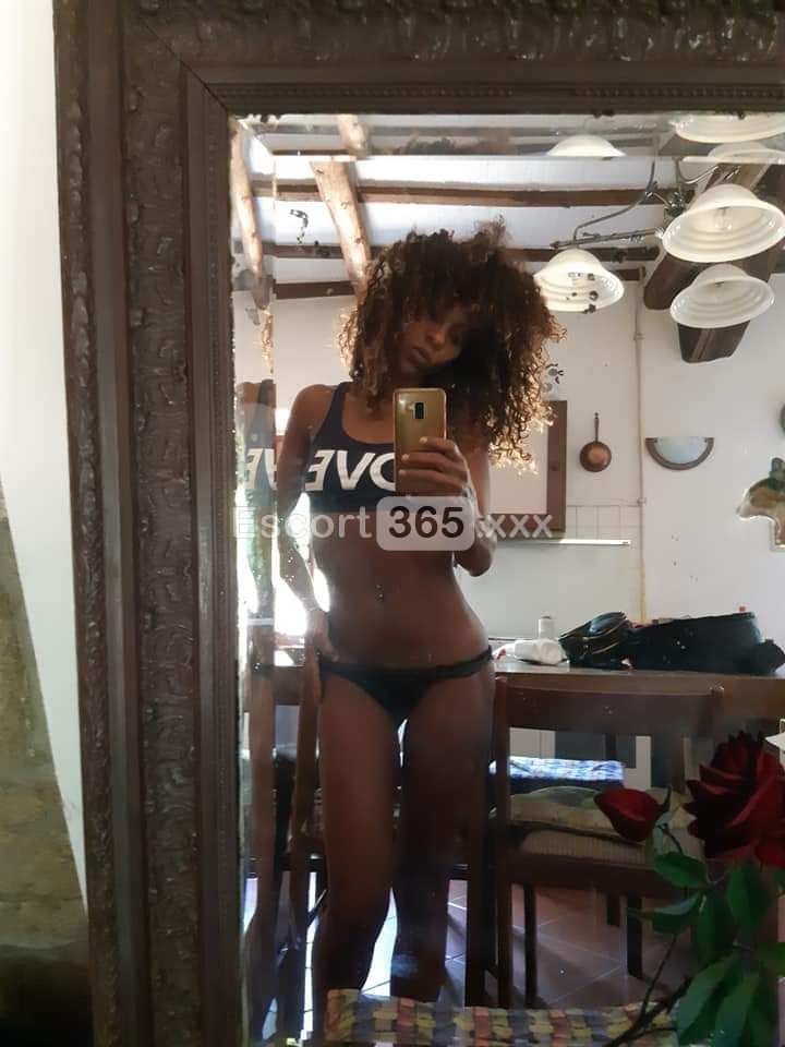 Sara: Intrigante e Premurosa - Escort a Foligno - Foto 2