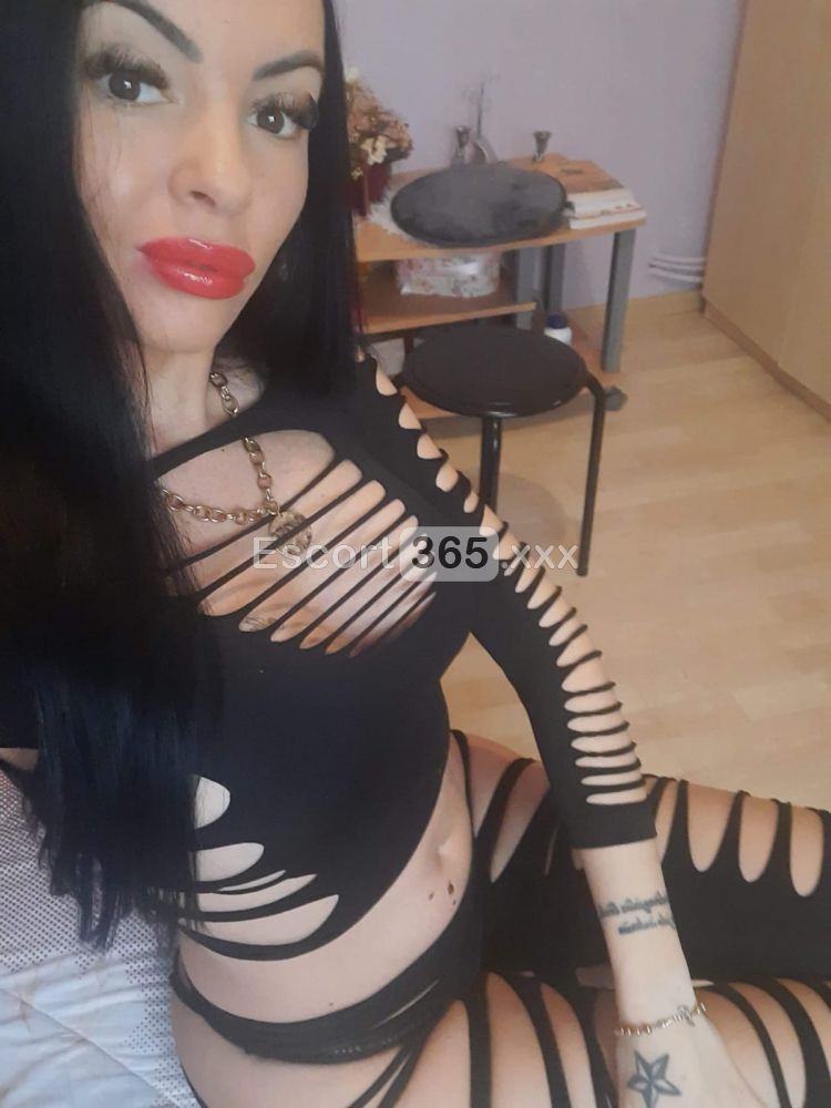 Morena Ungherese: Sexy e Statuaria - Escort a Rimini - Foto 11