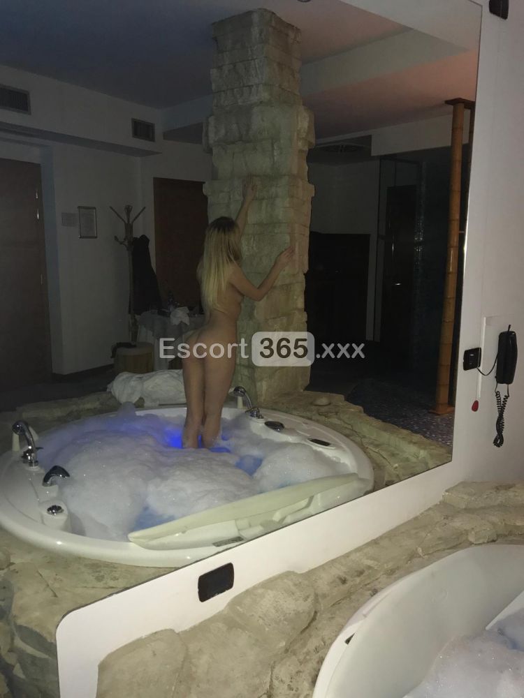 Stella: Intrigante e Raffinata - Vip Escort a Sondrio - Foto 21