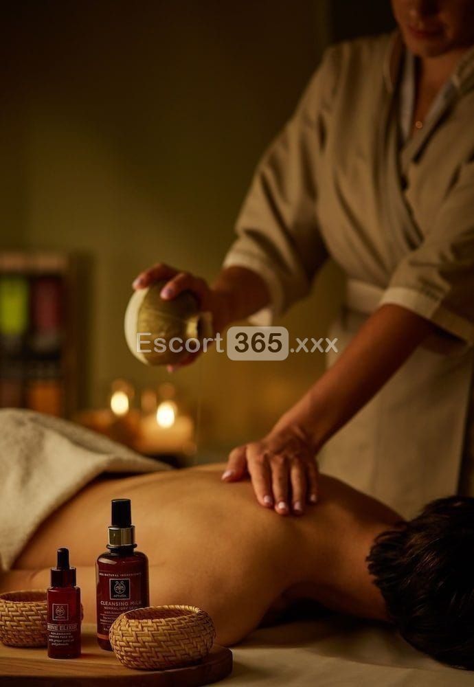 Pamela Italy: Raffinata - Massaggi Erotici a Savona - Foto 3