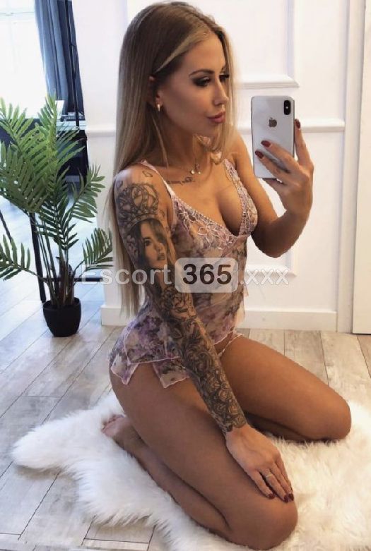 Alexandra: Ammaliante e Raffinata - Escort a Genova - Foto 1