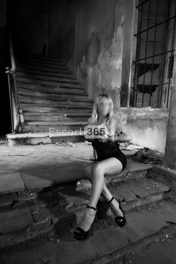 Giulia: Affascinante e Calda - Escort a Parma - Foto 2