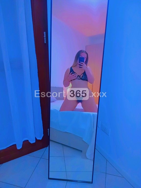 Luna: Avvenente e Premurosa - Escort a Milano - Foto 4