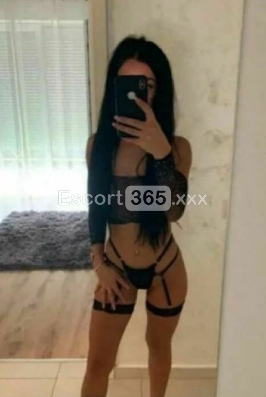 Iza: Impetuosa e Carismatica - Escort a Fano
