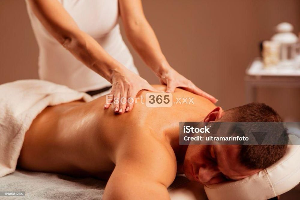 Monica: Professionale - Massaggi Erotici a Chiavari - Foto 1