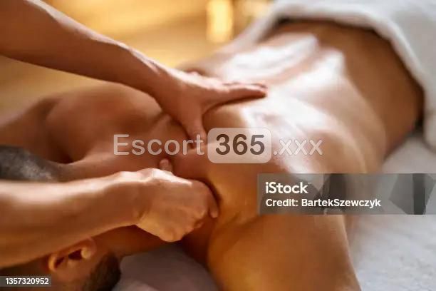 Monica: Professionale - Massaggi Erotici a Chiavari - Foto 2
