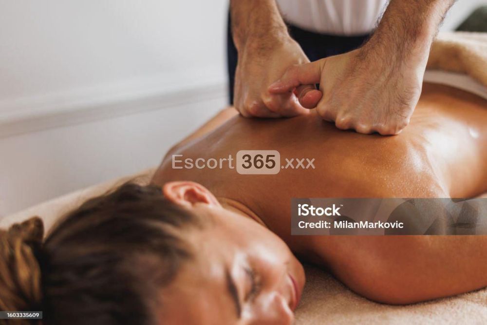 Monica: Professionale - Massaggi Erotici a Chiavari - Foto 3