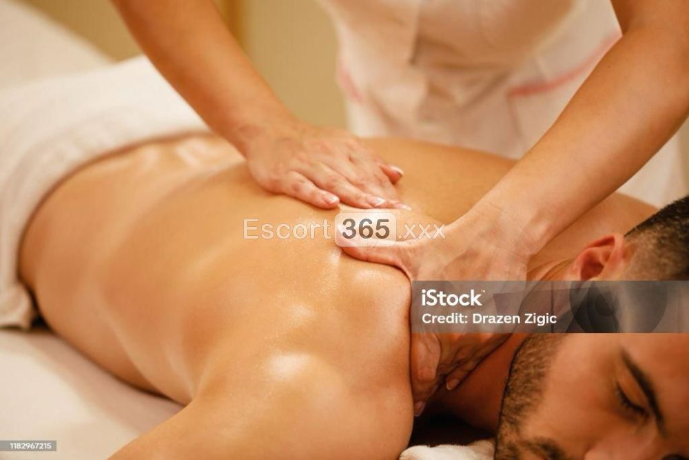 Monica: Professionale - Massaggi Erotici a Chiavari - Foto 4