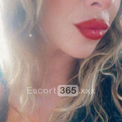 Cassandra: Versatile e Molto Dotata Escort - Fiumicino: Annunci Personali, Incontri Erotici, Donna cerca Uomo