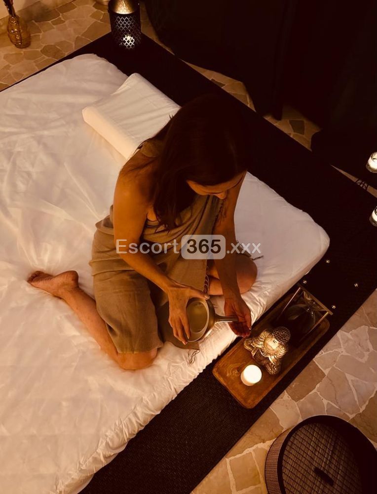 Monica: Elegante e Seducente - Massaggi Erotici a Milano - Foto 21