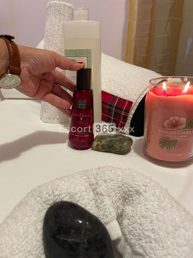 Gina: Sapiente e Distinta - Massaggi Erotici a Olbia - Foto 25