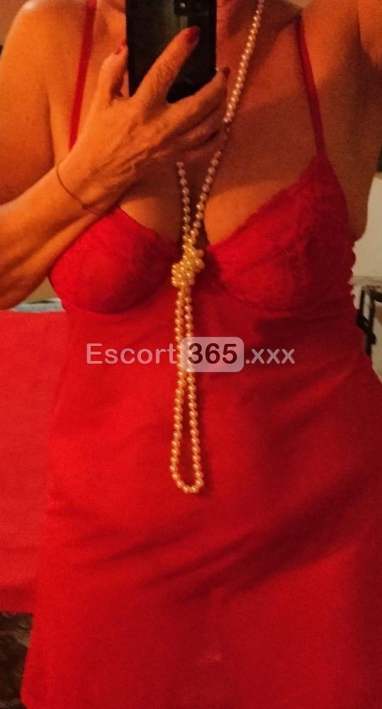Red Queen: Accogliente e Spumeggiante - Escort a Jesolo - Foto 15