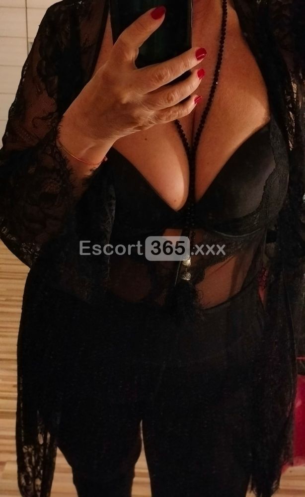 Red Queen: Accogliente e Spumeggiante - Escort a Jesolo - Foto 18