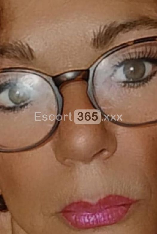 Red Queen: Accogliente e Spumeggiante - Escort a Jesolo - Foto 8