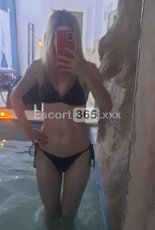Eva: Esclusiva e Rigenerante - Massaggi Erotici a Aversa